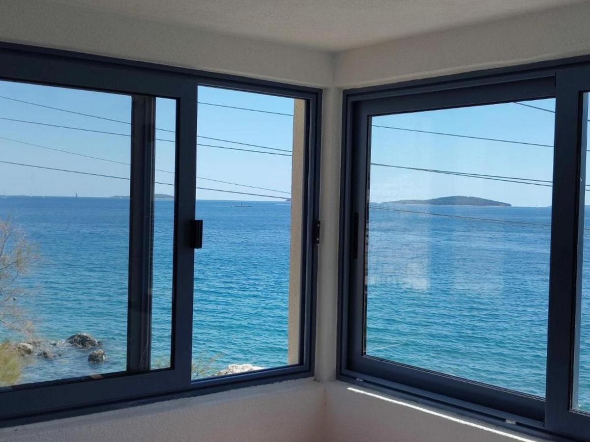 Blaza Apartment Prvic Luka Exterior photo