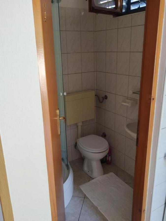 Blaza Apartment Prvic Luka Exterior photo